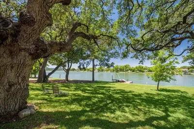 Image de Burl Wood Cabin - Capturez le vrai sens de la détente!