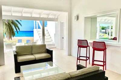 Image de Séparé abordable 2 nouvelles chambres directement sur la plage avec de superbes couchers de soleil