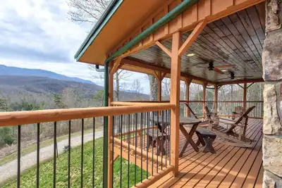 Image de Always an Adventure, 4 BRs, Hot Tub, Theatre, Game Room, Pets, Sleeps 15