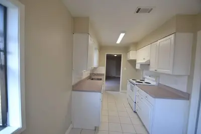 Image de . Votre Magnifique Endroit Pour Appeler Maison Sans CHÈQUE De CRÉDIT *** Confortable 3 chambres, 2 salles de bain.