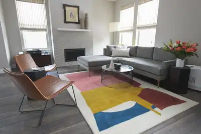 Image de Maison de ville neuve et meublée près de Dt Denver