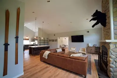 Image de Spacious and Scenic Mountain Home