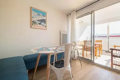 Image de Appartement F2 terrasse \"Port Athena\"  à 150 m de la plage