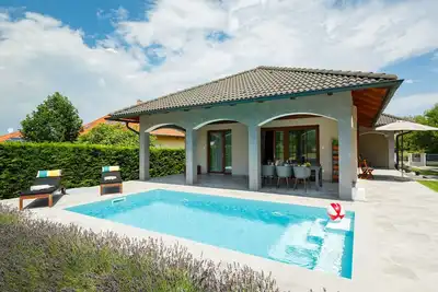 Image de Aschbacher by Interhome