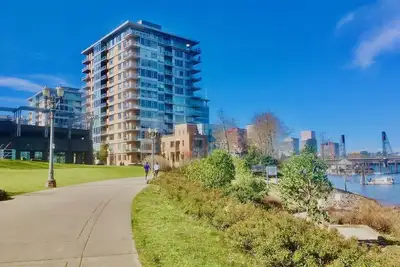 Image de Condo élégant à Portland Downtown Riverfront