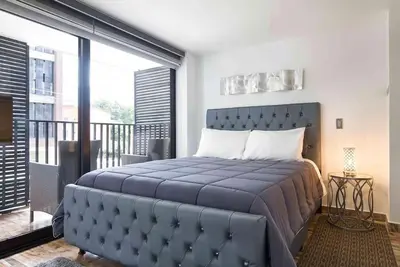 Image de 3 chambres à coucher balcon 3 bains à remous sécurité Ac