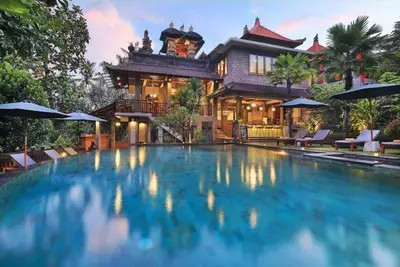 Image de Chambre Suite avec vue sur la piscine à Ubud