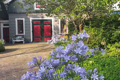 Image de Charming and luxuriously furnished coach house on the Beemster ring canal