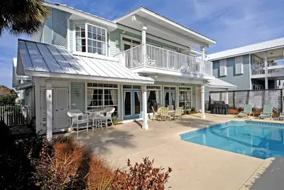 Image de Magnifique Maison Avec Vue Sur Le Golfe Et ÉNORME Piscine PRIVÉE! Sortie De La Porte ARRIÈRE Pour ACCÉDER À La Plage!