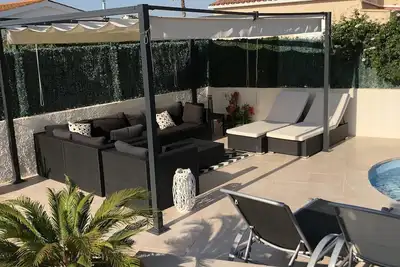 Image de Villa Besalu 8 - Clime, piscine privée, barbacue, WiFi, garage.