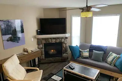 Image de Nouvelle propriété | 5 minutes du complexe et du centre-ville de Fernie