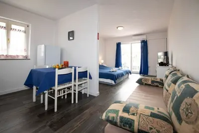 Image de Garçonnière avec la terrasse Ika, Opatija (As-7931-a)