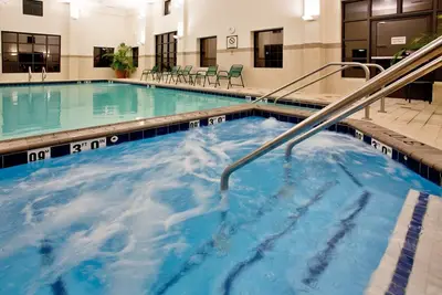 Image de King Suite. Free Breakfast. Indoor Pool & Hot Tub. Near the Virginia Beach business district!