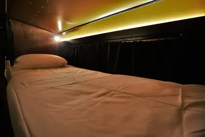 Image de Autocars de tourisme convertis sur mesure pour vos vacances en lambeaux!