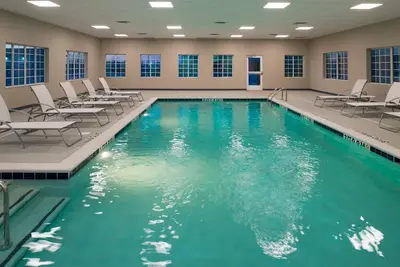 Image de Free Breakfast. Pool. Gym. Great for Business Travelers!