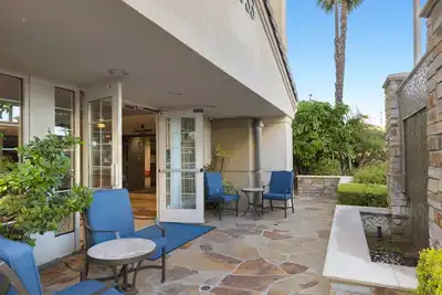 Image de Pets Allowed! Minutes from Disneyland! Two Great Studio Suites, Pool, Bbq, Gym
