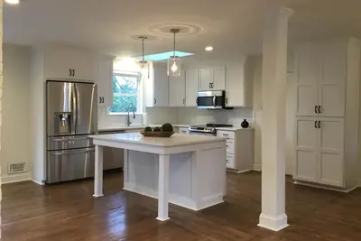 Image de Récemment rénové! À seulement 1, 7 miles des maîtres