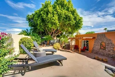 Image de 3br Scottsdale Home, Beautiful Backyard w / Hot Tub, Bbq, Citrus Trees, Near Old Town