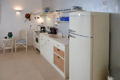 Image de Exquise \"Villa Luna\" avec piscine et jacuzzi près de la magnifique plage de Lia!