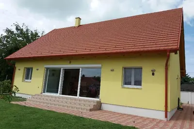 Image de Maison de vacances Fonyód pour 1 - 6 personnes avec 3 chambres à coucher - Maison de vacances