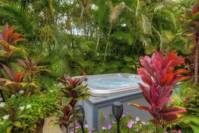 Image de Poipu Prime Location near Hyatt - Well-Appointed Home with Hot Tub in Courtyard