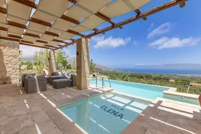 Image de Piscine chauffée + hydro-massage ★ Vue mer ★ Près de Falasarna