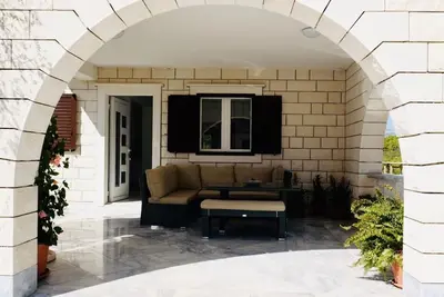 Villa Tonika - Appartement 2 Chambres avec Terrasse (A1)