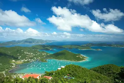 Image de Une suite lune de miel romantique avec bain à remous privé sur le toit