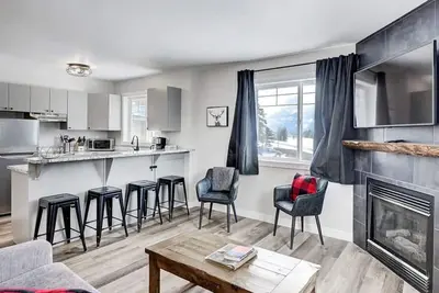 Image de Nouveau! Cozy Mountain Condo w / Hot Tub + Vues