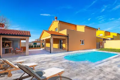 Image de Belle maison Ă Topid avec WiFi