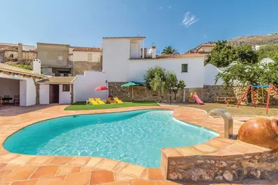 Image de Superbe maison de 4 chambres à Periana