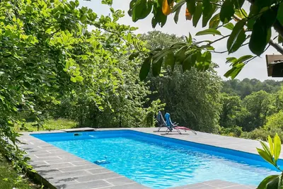 Image de Belle maison de vacances pour 3 personnes avec piscine, Wifi, Tv, patio, vue panoramique et parking
