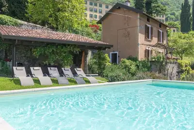 Image de Maison de vacances privée avec piscine privée, Wifi, Tv, patio, animaux admis, parking