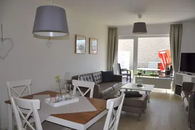 Image de Vacation apartment close to the beach with sunny terrace and beach chair