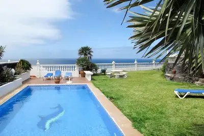 Image de Bel appartement pour 4 personnes avec piscine, Wifi, Tv, patio et parking