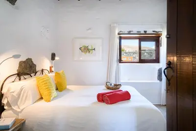 Image de C18 Ramon Apt, La Casa del Medianero
