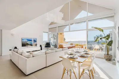 Image de Heated Rooftop Pool Penthouse Views Magna Marbella Family Only