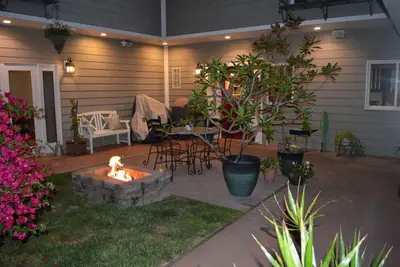 Image de Très grand calme 1 lit / 1 salle de bain Apt privé - plus récent avec de nombreux équipements près des plages