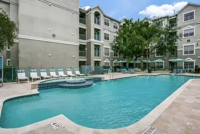 Image de Condo Premium 2 chambres / 2 salles de bain à Houston Medical Center