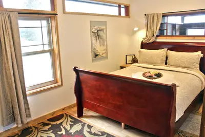 Image de Zen Hideaway Loft avec une vue imprenable à proximité d'Ashland et de Medford