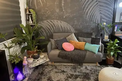 Image de Maison meublée près du Paseo de Bacoor avec Wifi et Netflix ☺️