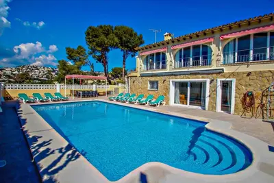 Samina - maison de vacances avec vue imprenable et piscine privée à Benissa