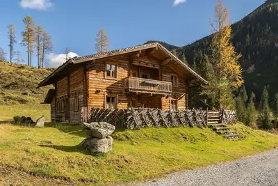Image de Merveilleuse maison de vacances privée pour 17 personnes avec Wifi, Tv, balcon et parking