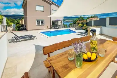 Image de Maison de vacances privée avec Wifi, climatisation, piscine privée, Tv, patio, animaux admis