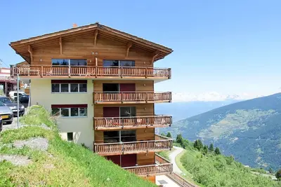 Image de Joli appartement pour 8 personnes avec Wifi, bain à remous, Tv et balcon