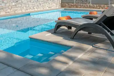 Image de Maison de vacances privée avec piscine privée, climatisation, Wifi, bain à remous, Tv, terrasse