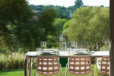 Image de Joli appartement dans une maison de vacances avec piscine, climatisation, Tv et terrasse