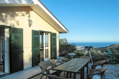 Image de Belle maison de vacances privée avec Wifi, Tv, terrasse, animaux admis et vue panoramique