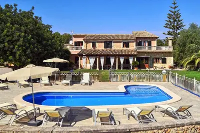 Image de Nice country house with pool & a/c for up to 12