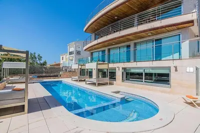 Luxurious villa with sea views, outdoor pool, heated pool and jacuzzi